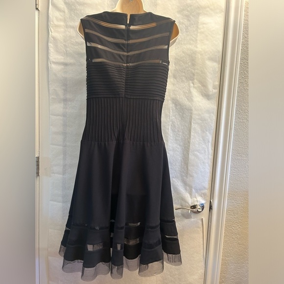 Tadashi Shoji black Illusion cocktail dress w/mesh detail & back zip Sz-M. Y10 - Picture 3 of 11
